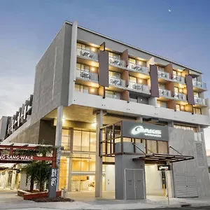Oaks Hotel